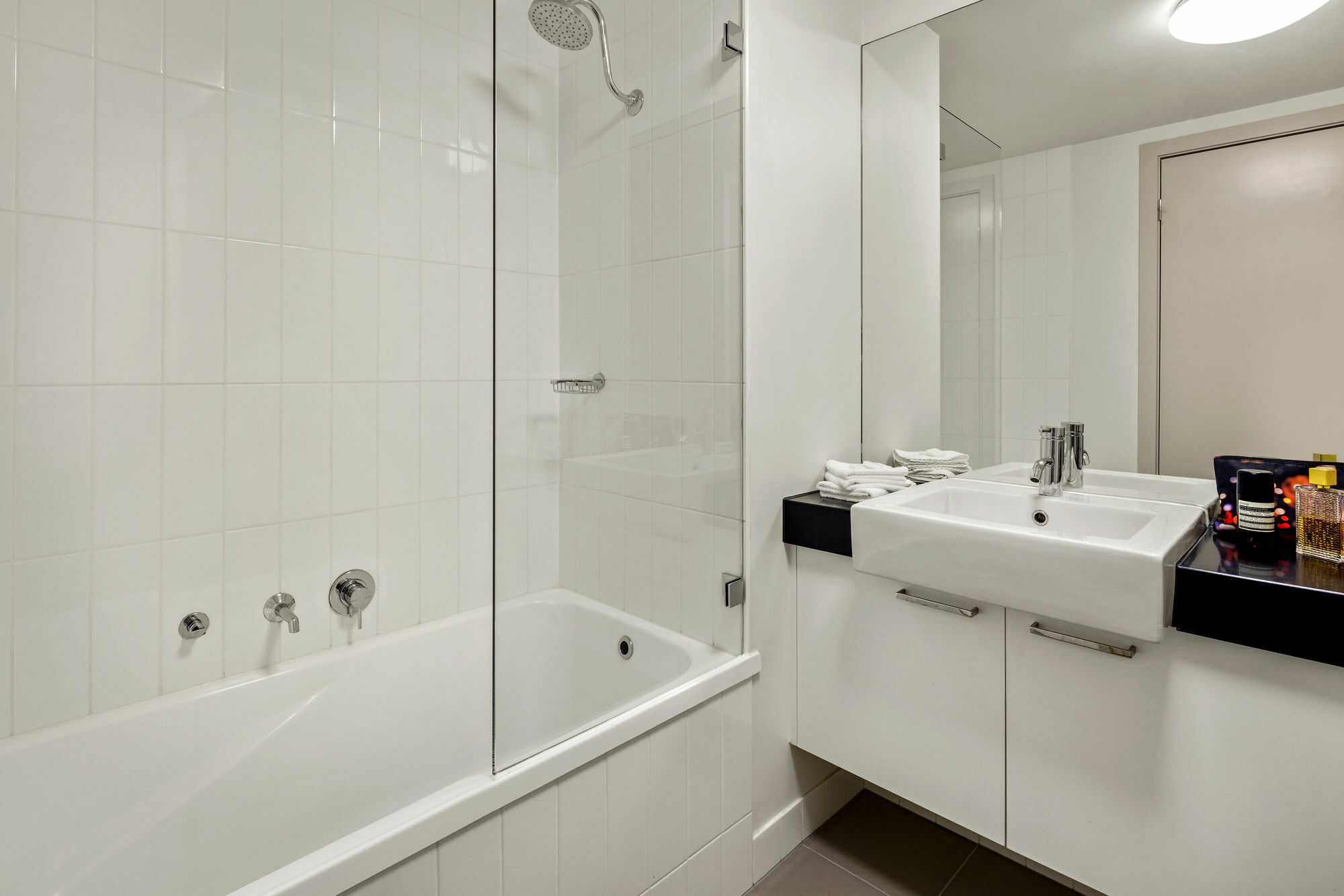 เควสต์ ด็อคแลนด์ อพาร์ตเมนต์ โฮเต็ล Aparthotel เมลเบิร์น ภายนอก รูปภาพ